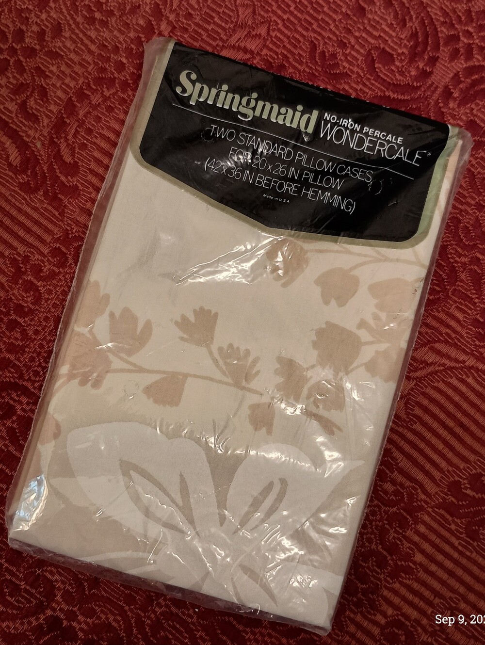 VTG Springmaid Butterfly Wondercale Two Standard Pillowcases Flowers Beige USA